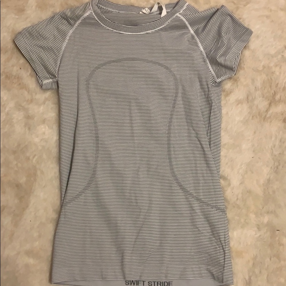 Lululemon short sleeve top